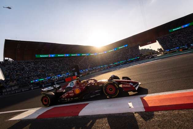 Formula?1 Gran?Premio?de?la?Ciudad?de? México?2025 Alexis Perrin OVERTAKE MAXPPP - Mexico?City 25 10 2025 44 HAMILTON Lewis (gbr), Scuderia Ferrari HP, action at the Formula?1 Gran?Premio?de?la?Ciudad?de?México?2025, the 20th round of the 2025 FIA Formula?1 World Championship, WM, Weltmeisterschaft at the Autódromo?Hermanos?Rodríguez in Mexico?City, Mexico, from 23 to 26 October 2025 Mexico?City Autódromo Hermanos Rodríguez Mexico  Copyright: xOVERTAKE MAXPPPxAlexisxPerrinx OVT202510250891 OVT202510250891