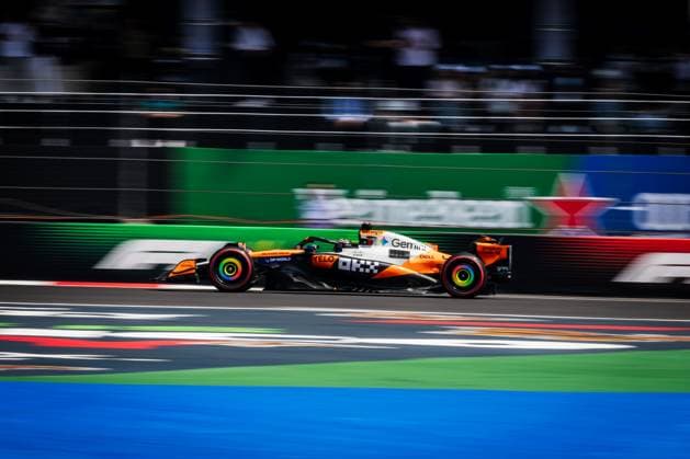 2025 Formula One Mexican Grand Prix Autodromo Hermanos Rodriguez, Mexico City, Mexico. 24.October.2025; Oscar Piastri of Australia and McLaren F1 Team during Free Practice 1 Formula One Mexican Grand Prix (Photo by Jay Hirano) Mexico City Autodromo Hermanos Rodriguez Mexico Copyright: xJayxHiranox