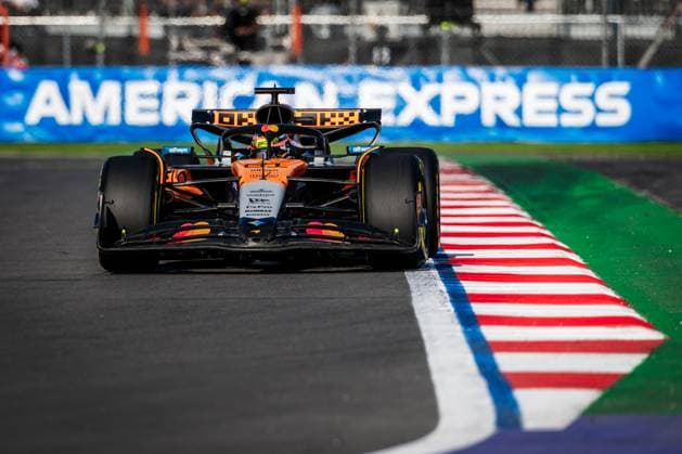 2025 Formula One Mexican Grand Prix Autodromo Hermanos Rodriguez, Mexico City, Mexico. 24.October.2025; Oscar Piastri of Australia and McLaren F1 Team during Free Practice 2 Formula One Mexican Grand Prix (Photo by Jay Hirano) Mexico City Autodromo Hermanos Rodriguez Mexico Copyright: xJayxHiranox