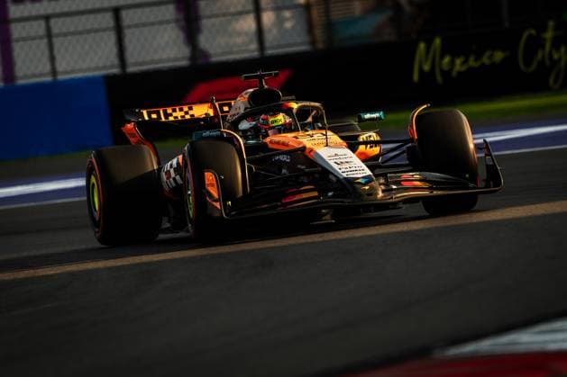 2025 Formula One Mexican Grand Prix Autodromo Hermanos Rodriguez, Mexico City, Mexico. 24.October.2025; Oscar Piastri of Australia and McLaren F1 Team during Free Practice 2 Formula One Mexican Grand Prix (Photo by Jay Hirano) Mexico City Autodromo Hermanos Rodriguez Mexico Copyright: xJayxHiranox