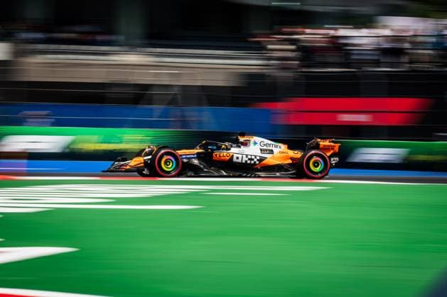 2025 Formula One Mexican Grand Prix Autodromo Hermanos Rodriguez, Mexico City, Mexico. 24.October.2025; Oscar Piastri of Australia and McLaren F1 Team during Free Practice 1 Formula One Mexican Grand Prix (Photo by Jay Hirano) Mexico City Autodromo Hermanos Rodriguez Mexico Copyright: xJayxHiranox
