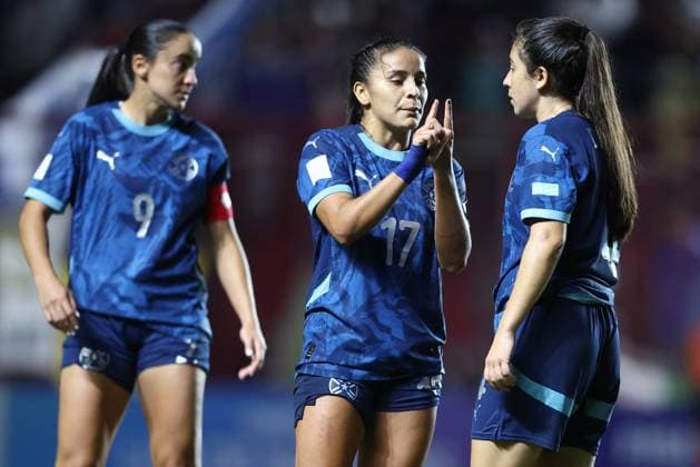 Paraguay s defender Camila Arrieta C talks with his teammate defender Daisy Ojeda R during the CONMEBOL Women s Nations League football match, qualifier for the 2027 World Cup in Brazil, between Argentina and Paraguay, at the Diego Armando Maradona stadium in Buenos Aires, Argentina on October 24, 2025 BUENOS AIRES ARGENTINA Copyright: xALEJANDROxPAGNIx