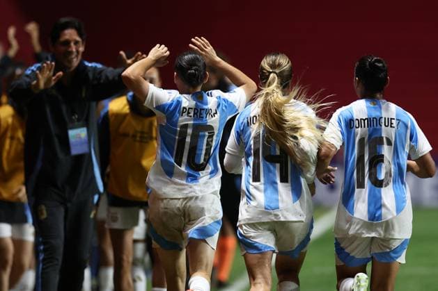 Argentina s midfielder Maricel Pereyra (C) celebrates with teammates after scoring the team™s third goal during the CONMEBOL Women s Nations League football match, qualifier for the 2027 World Cup in Brazil, between Argentina and Paraguay, at the Diego Armando Maradona stadium in Buenos Aires, Argentina on October 24, 2025. BUENOS AIRES ARGENTINA Copyright: xALEJANDROxPAGNIx