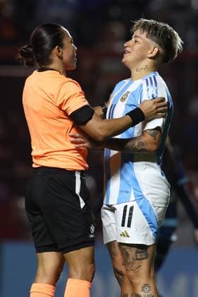 Argentinas forward Yamila Rodriguez R talks with Brazilian referee Edna Alves during the CONMEBOL Womens Nations League football match, qualifier for the 2027 World Cup in Brazil, between Argentina and Paraguay, at the Diego Armando Maradona stadium in Buenos Aires, Argentina on October 24, 2025 BUENOS AIRES ARGENTINA Copyright: xALEJANDROxPAGNIx