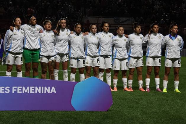 Argentina™s players sing the national anthem before the CONMEBOL Women™s Nations League football match, qualifier for the 2027 World Cup in Brazil, between Argentina and Paraguay, at the Diego Armando Maradona stadium in Buenos Aires, Argentina on October 24, 2025 BUENOS AIRES ARGENTINA Copyright: xALEJANDROxPAGNIx