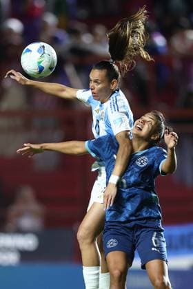 Argentina s midfielder Florencia Bonsegundo top L fights for the ball with Paraguay s midfielder Cindy Ramos during the CONMEBOL Women s Nations League football match, qualifier for the 2027 World Cup in Brazil, between Argentina and Paraguay, at the Diego Armando Maradona stadium in Buenos Aires, Argentina on October 24, 2025 BUENOS AIRES ARGENTINA Copyright: xALEJANDROxPAGNIx