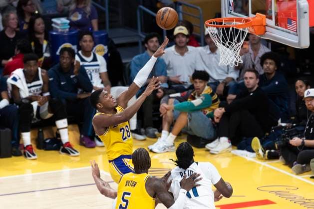 October 24, 2025, Los Angeles, California, USA: Los Angeles LakersÃ¢â‚¬â ¢ Rui Hachimura (28) shoots against the Minnesota Timberwolves during an NBA, Basketball Herren, USA basketball game, in Los Angeles Friday, Oct. 24, 2025. Los Angeles USA - ZUMAc68_ 20251024_zaf_c68_043 Copyright: xRingoxChiux