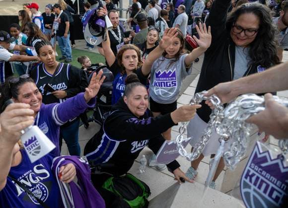 October 24, 2025, Sacramento, Ca, USA: Sacramento Kings fans reach for Kings souvenirs during a pregame rally before the home opening game at Golden 1 Center on Friday, Oct. 24, 2025, in Sacramento. Sacramento USA - ZUMAj89_ 20251024_zaf_j89_003 Copyright: xPaulxKitagakixJr.x