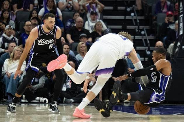 October 24, 2025, Sacramento, Ca, USA: Sacramento Kings Russell Westbrook fouls Utah Jazz forward center Lauri Markkanen (23) during the home opening game at Golden 1 Center on Friday, Oct. 24, 2025, in Sacramento. Sacramento USA - ZUMAj89_ 20251024_zaf_j89_034 Copyright: xPaulxKitagakixJr.x