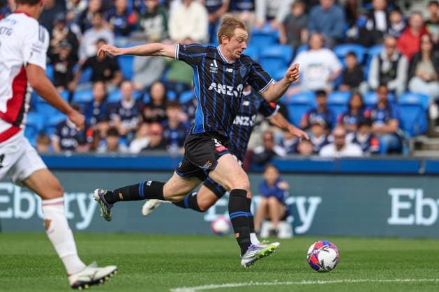 ALEAGUE AUCKLAND WANDERERS, Auckland FC s Francis de Vries during the A-League Men Round 2 match between Auckland FC and the Western Sydney Wanderers at Go Media Stadium in Auckland, Saturday, October 25, 2025. ( NO ARCHIVING, EDITORIAL USE ONLY, IMAGES TO BE USED FOR NEWS REPORTING PURPOSES ONLY, NO COMMERCIAL USE WHATSOEVER, NO USE IN BOOKS WITHOUT PRIOR WRITTEN CONSENT FROM AAP AUCKLAND NEW ZEALAND  Copyright: xShanexWenzlickx 20251025140030603651