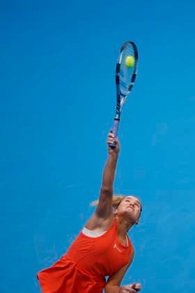 October 25, 2025, Tokyo, Japan: Sofia KENIN (USA) serves against Belinda BENCIC (SUI) during their semi-final match at the Toray Pan Pacific Open Tennis at Ariake Colosseum in Tokyo. The tournament runs from October 20 to 26. Tokyo Japan - ZUMAm191 20251025_aap_m191_001 Copyright: xRodrigoxReyesxMarinx
