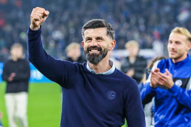 2 Bundesliga FC Schalke 04 SV Darmstadt 98 on 24 10 2025 at the Veltins Arena in Schalke Coach Miron Muslic Schalke cheers and is happy about the victory MH