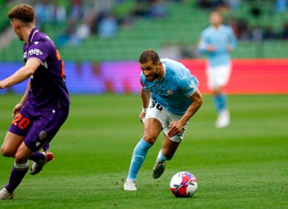 ALEAGUE CITY GLORY, Andreas Kuen of Melbourne City in action during the A-League MenÕs Round 2 match between Melbourne City and the Perth Glory at AAMI Park in Melbourne, Saturday, October 25, 2025. ( NO ARCHIVING, EDITORIAL USE ONLY MELBOURNE VICTORIA AUSTRALIA  Copyright: xCONxCHRONISx 20251025164590777130