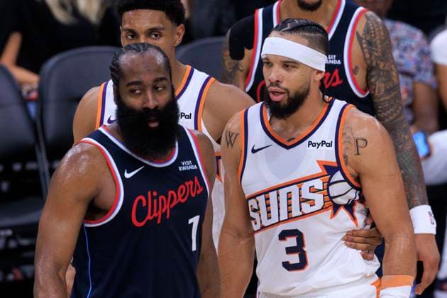 October 24, 2025, Inglewood, California, USA: James Harden 1 of the Los Angeles Clippers and Dillon Brooks 3 of the Phoenix Suns during their regular season NBA, Basketball Herren, USA game on Friday October 24, 2025 at Intuit Dome in Inglewood, California. Clippers defeat Suns, 129-102. ARIANA RUIZ PI Inglewood USA - ZUMAp124 20251024_zaa_p124_021 Copyright: xArianaxRuizx