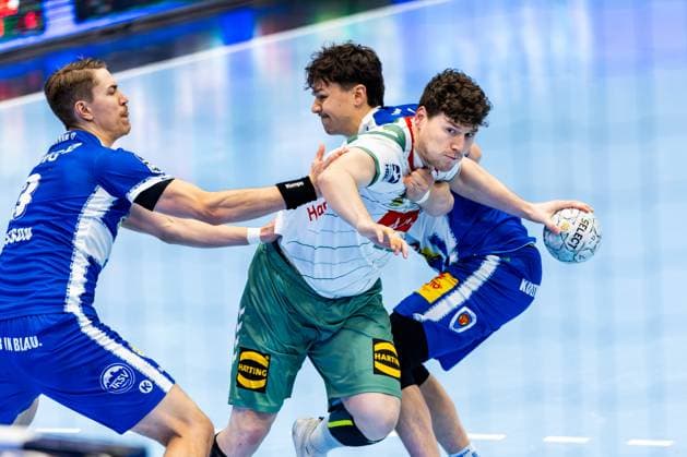 24 10 2025, GER, Handball, Men, Season 25 26, Daikin 1 Bl, 10 Matchday ThSV Eisenach GWD Minden Oskar Joelsson ThSV Eisenach,3 , Philipp Vorlicek GWD Minden , Tillman Leu ThSV Eisenach,99 99817 Eisenach Werner Assmann Halle Am Sportp Thueringen Germany