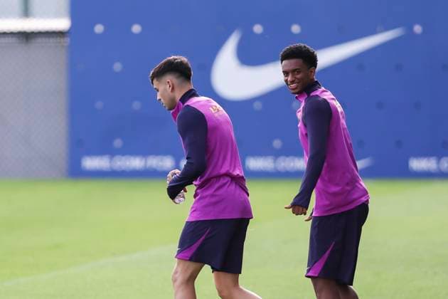 October 25, 2025, Sant Joan Despi, Barcelona, SPAIN: Alejandro Balde and Pedri during the training day of FC Barcelona, Barca ahead the Spanish League, La Liga EA Sports, football match against Real Madrid at Ciudad Esportiva Joan Gamper on October 25, 2025 in Sant Joan Despi, Barcelona, Spain. Sant Joan Despi SPAIN - ZUMAa181 20251025_zaa_a181_001 Copyright: xJavierxBorregox