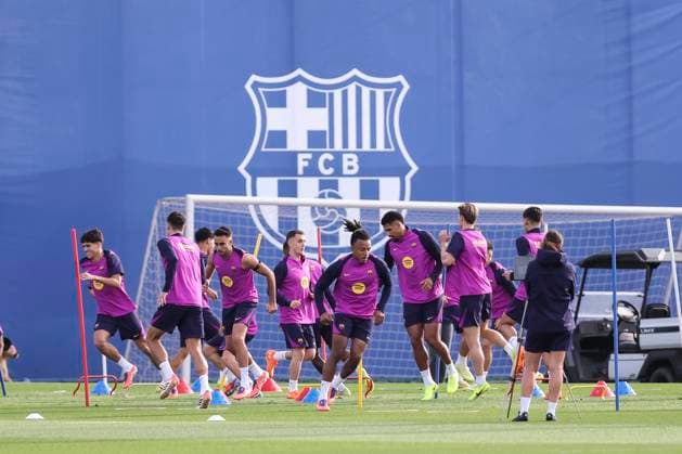 October 25, 2025, Sant Joan Despi, Barcelona, SPAIN: Jules Kounde during the training day of FC Barcelona, Barca ahead the Spanish League, La Liga EA Sports, football match against Real Madrid at Ciudad Esportiva Joan Gamper on October 25, 2025 in Sant Joan Despi, Barcelona, Spain. Sant Joan Despi SPAIN - ZUMAa181 20251025_zaa_a181_003 Copyright: xJavierxBorregox