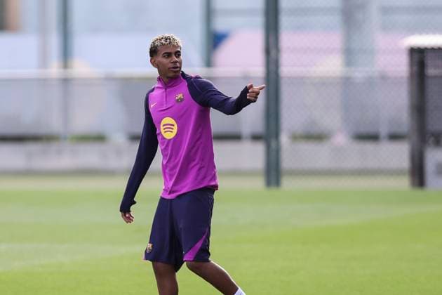 October 25, 2025, Sant Joan Despi, Barcelona, SPAIN: Lamine Yamal during the training day of FC Barcelona, Barca ahead the Spanish League, La Liga EA Sports, football match against Real Madrid at Ciudad Esportiva Joan Gamper on October 25, 2025 in Sant Joan Despi, Barcelona, Spain. Sant Joan Despi SPAIN - ZUMAa181 20251025_zaa_a181_009 Copyright: xJavierxBorregox