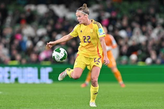 IRELAND VS BELGIUM Laura Deloose (22) of Belgium pictured during a women football game between the national teams of the republic of Ireland and Belgium, called the Red Flames for the first leg of the Promotion relegation play-off in the Uefa Womens Nations League 2025, on Friday 24 October 2025 in Dublin , IRELAND . Photo Sportpix David Catry Dublin Aviva Stadium IRELAND  Copyright: xSportpix.bex xDavidxCatryxDavidxCatryx