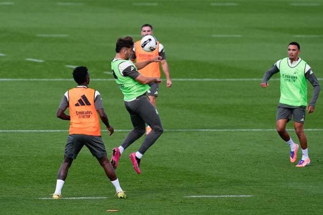 October 25, 2025, Valdebebas, Madrid, Spain: Raul Asencio during the Real Madrid training session ahead their upcoming Spanish League, LaLiga EA Sports, football match against FC Barcelona, Barca at Ciudad Deportiva Real Madrid on October 25, 2025, in Valdebebas, Madrid, Spain. Valdebebas Spain - ZUMAa181 20251025_zaa_a181_058 Copyright: xDennisxAgyemanx