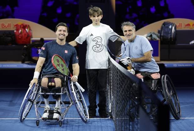 TENNIS - ATP, Tennis Herren Erste Bank Open VIENNA,AUSTRIA,25.OCT.25 - TENNIS - ATP World Tour, Erste Bank Open, wheelchair tennis. Image shows Gordon Reid (GBR) and Stephane Houdet (FRA).  GEPAxpictures xWalterxLuger