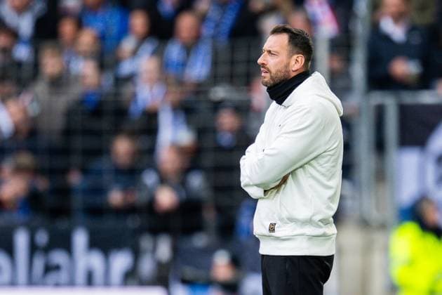 25 10 2025 Soccer, 2025 2026, 2 Bundesliga, 10 Matchday, DSC Arminia Bielefeld SV Elversberg Mitch Kniat Coach Bielefeld DFL REGULATIONS PROHIBIT ANY USE OF PHOTOGRAPHS AS IMAGE SEQUENCES AND OR QUASI VIDEO