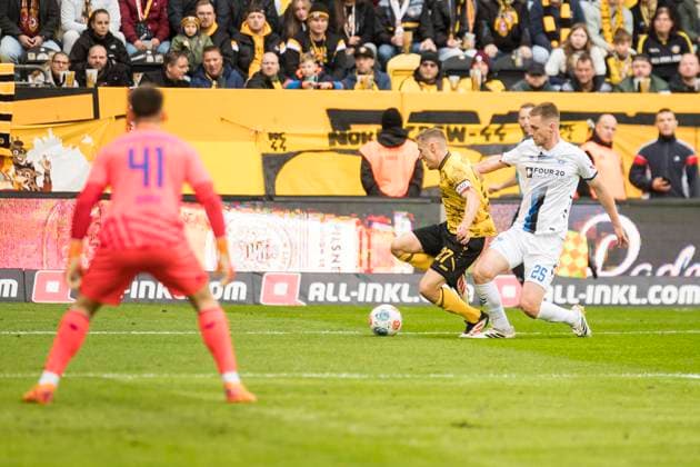25 10 2025, xomx, Soccer 2 Bundesliga, Dynamo Dresden SC Paderborn 07 v l Niklas Hauptmann Dynamo Dresden goes down in the penalty area in a duel with Tjark Scheller SC Paderborn 07 Penalty kick 1 0 DFL DFB REGULATIONS PROHIBIT ANY USE OF PHOTOGRAPHS as IMAGE SEQUENCES and or QUASI VIDEO Dresden