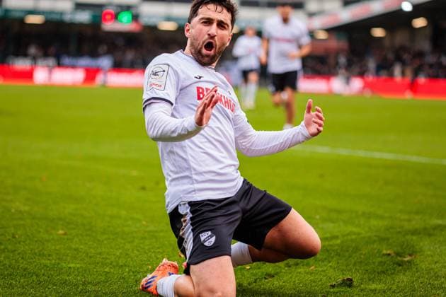 Berkan Taz SC Verl, 10 cheers after scoring 1 0 GER, SC Verl vs SSV Ulm 1846, Football, 3 Liga, Matchday 12, Season 2025 2026, 25 10 2025 DFL Regulations prohibit any use of photographers as image sequences and or quasi video GER, SC Verl vs SSV Ulm 1846, Football, 3 Liga, Matchday 12, Season 2025 2026, 25 10 2025 Verl Copyright: xEibner-Pressefoto JanxRollingerx EP_JSK