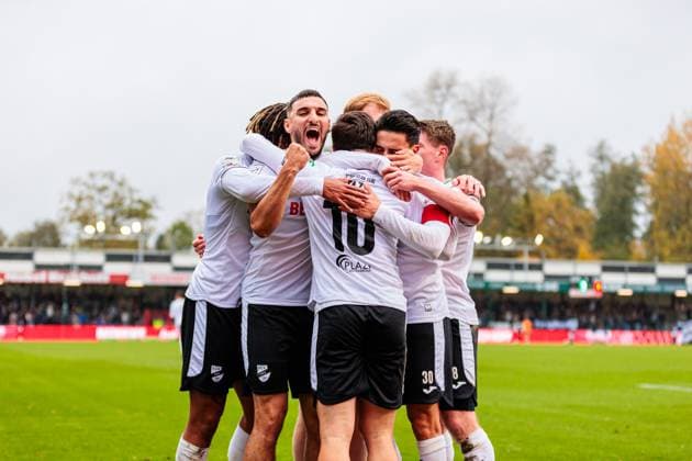 The SC Verl team celebrates after Berkan Taz scored the 1-0 goal SC Verl, 10 GER, SC Verl vs SSV Ulm 1846, Football, 3 Liga, Matchday 12, Season 2025 2026, 25 10 2025 DFL Regulations prohibit any use of photographers as image sequences and or quasi video GER, SC Verl vs SSV Ulm 1846, Football, 3 Liga, Matchday 12, Season 2025 2026, 25 10 2025 Verl Copyright: xEibner-Pressefoto JanxRollingerx EP_JSK