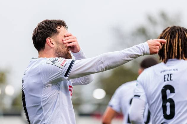 Berkan Taz SC Verl, 10 cheers after scoring 1 0 GER, SC Verl vs SSV Ulm 1846, Football, 3 Liga, Matchday 12, Season 2025 2026, 25 10 2025 DFL Regulations prohibit any use of photographers as image sequences and or quasi video GER, SC Verl vs SSV Ulm 1846, Football, 3 Liga, Matchday 12, Season 2025 2026, 25 10 2025 Verl Copyright: xEibner-Pressefoto JanxRollingerx EP_JSK