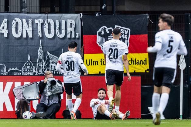 Soccer, Season 2025 2026, 3 Liga, Sportclub Arena Verl, 12 Matchday, SC Verl SSV Ulm 1846 Soccer, 25 10 2025 25 10 2025, Soccer, Season 2025 2026, 3 Liga, Sportclub Arena Verl, 12 Matchday, SC Verl SSV Ulm 1846 Soccer, Goal celebration joy after goal goal shot to 1 0 by 10 Berkan Taz SC Verl Photo Lucca Fundel Verl Sportclub Arena North Rhine-Westphalia Germany