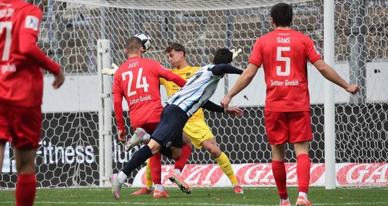 Football, RL Südwest, Stuttgarter Kickers - TSV Schott Mainz
