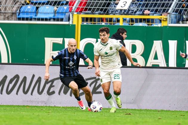 Felix Lohkemper SV Waldhof Mannheim, 9 vs Sean Dulic 25, TSV at SV Waldhof Mannheim 1860 Munich on 25 10 25 at Carl Benz Stadium, Mannheim xamx Photo Alfio Marino Copyright: