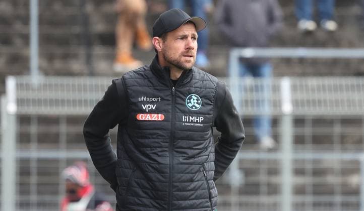 Stuttgart , Soccer Regionalliga , SV Stuttgarter Kickers vs TSV Schott Mainz , Coach Marco Wildersinn Kickers