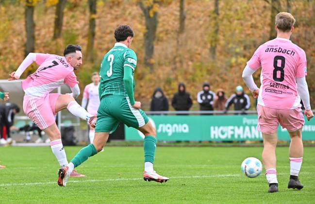 25 10 2025 Soccer Season 2025 2026 Regionalliga Bayern 15 Matchday SpVgg Greuther Fürth Fuerth II U23 Kleeblatt SpVgg Ansbach Mezi xmexzix Dino Nuhanovic 7, SpVgg Ansbach Goal kick