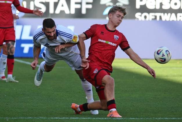 25 10 2025, xpfrx, Fussball 3 Liga, FC Ingolstadt 1 FC Saarbrücken v l Kai Brünker Saarbrücken , Max Plath Ingolstadt DFL DFB REGULATIONS PROHIBIT ANY USE OF PHOTOGRAPHS as IMAGE SEQUENCES and or QUASI VIDEO Ingolstadt