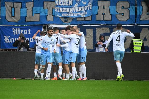 25 10 2025, Soccer, Men, 2 BL 2 Bundesliga , Season 2025 2026, Holstein Kiel VfL Bochum, 10 Matchday Goal celebration Bochum 0 1 by Francis Onyeka Kiel, Holstein Stadion Holstein Stadion Schleswig Holstein Germany