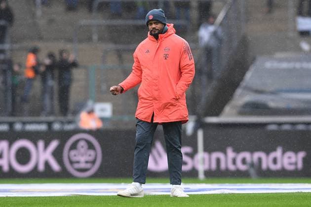 Soccer 1 Bundesliga 8 Matchday Borussia Mönchengladbach FC Bayern Munich on 25 10 2025 at Borussia Park in Mönchengladbach Vincent Kompany Coach Head Coach Munich DFL regulations prohibit any use of photographs as image sequences and or quasi video xRx