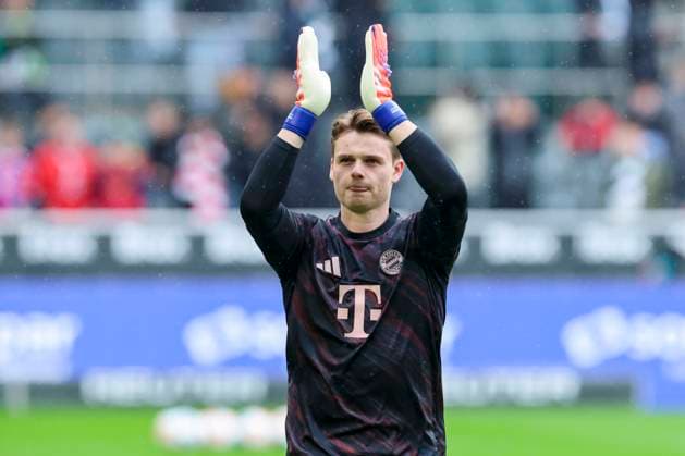Torhueter Jonas Urbig (FC Bayern Muenchen) jubelt, Bundesliga, Borussia Mönchengladbach v FC Bayern München, Stadion im Borussia-Park am 25. October 2025 in Mönchengladbach, Deutschland. (Foto von Marco Steinbrenner DeFodi Images) Torhueter Jonas Urbig (FC Bayern Muenchen) cheers, Bundesliga, Borussia Mönchengladbach v FC Bayern München, Stadion im Borussia-Park, October 25, 2025 in Mönchengladbach, Germany. (Photo by Marco Steinbrenner DeFodi Images) DFL regulations prohibit any use of photographs as image sequences and or quasi-video. Goalkeeper Jonas Urbig FC Bayern Muenchen cheers, Bundesliga, Borussia Mönchengladbach v FC Bayern München, Stadion im Borussia Park on October 25, 2025 in Mönchengladbach, Germany Photo by Marco Steinbrenner DeFodi Images Goalkeeper Jonas Urbig FC Bayern Muenchen cheers, Bundesliga, Borussia Mönchengladbach v FC Bayern München, Stadion im Borussia Park, October 25, 2025 in Mönchengladbach, Germany Photo by Marco Steinbrenner DeFodi Images DFL regulations prohibit any use of photographs as image sequences and or quasi video