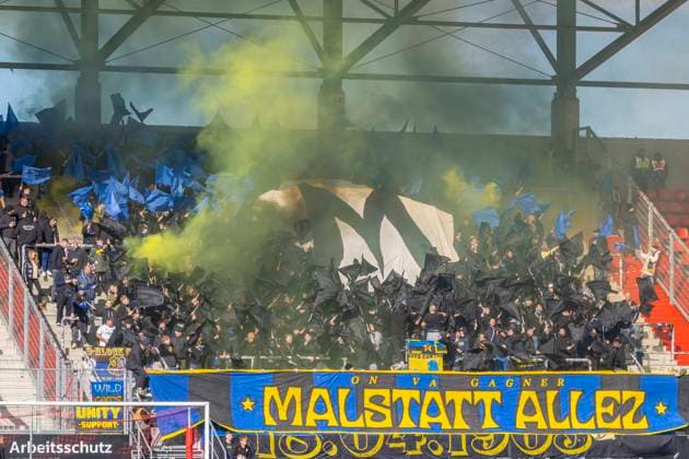 Ingolstadt, Germany 25 October 2025 3 Liga 2025 2026 FC Ingolstadt 04 vs 1 FC Saarbrücken In the picture The fans of Saarbrücken ignite pyrotechnics in the guest block DFB regulations prohibit any use of photographs as image sequences and or quasi video Audi Sportpark Bayern Copyright: xFotostandx xSchäferx