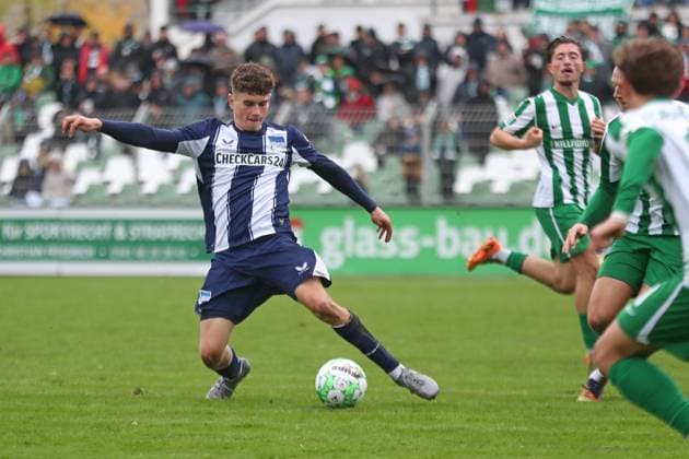 Soccer Regionalliga Nordost BSG Chemie Leipzig Hertha BSC U23 25 10 2025 Janne Berner 3, Hertha BSC II Soccer, Regionalliga Nordost, Season 2025 2026, Matchday 13 BSG Chemie Leipzig vs Hertha BSC II on 25 10 2025 at Alfred Kunze Sportpark, Leipzig Leutzsch Copyright: xBEAUTIFULxSPORTS JanxKaeferx