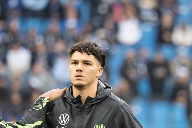 Germany, Soccer, 1 Bundesliga, Matchday 8 2025 2026, HSV VfL Wolfsburg on 25 10 in Hamburg Volksparkstadion Jenson Seelt VfL Wolfsburg 14 Copyright: xSvenxHeidmannx