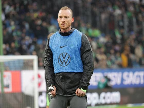 Maximilian Arnold VfL Wolfsburg Football, Men, Season 2025 2026,1 Liga, Volksparkstadion, Hamburger SV vs VfL Wolfsburg, DFL REGULATIONS PROHIBIT ANY USE OF PHOTOGRAPHS AS IMAGE SEQUENCES AND OR QUASI VIDEO