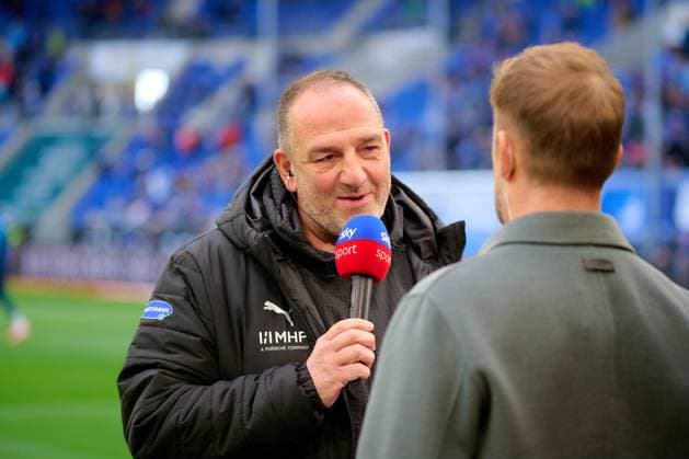 1 Soccer Bundesliga TSG Hoffenheim vs 1 FC Heidenheim 25 10 2025 Frank Schmidt in an interview before the match at the PreZero Arena 1 Bundesliga TSG Hoffenheim vs 1 FC Heidenheim on 25 10 2025 at the PreZero Arena in Sinsheim DFL REGULATIONS PROHIBIT ANY USE OF PHOTOGRAPHS AS IMAGE SEQUENCES AND OR QUASI VIDEO Copyright: xBEAUTIFULxSPORTS Gelhardtx
