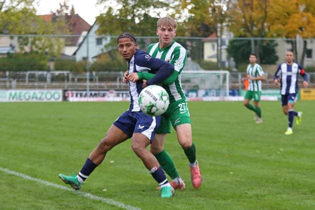 Soccer Regionalliga Nordost BSG Chemie Leipzig Hertha BSC U23 25 10 2025 Anthony Traore 19, Hertha BSC II vs Rajk Lisinski 27, Chemie Leipzig Soccer, Regionalliga Nordost, Season 2025 2026, Matchday 13 BSG Chemie Leipzig vs Hertha BSC II on 25 10 2025 at Alfred Kunze Sportpark, Leipzig Leutzsch Copyright: xBEAUTIFULxSPORTS JanxKaeferx