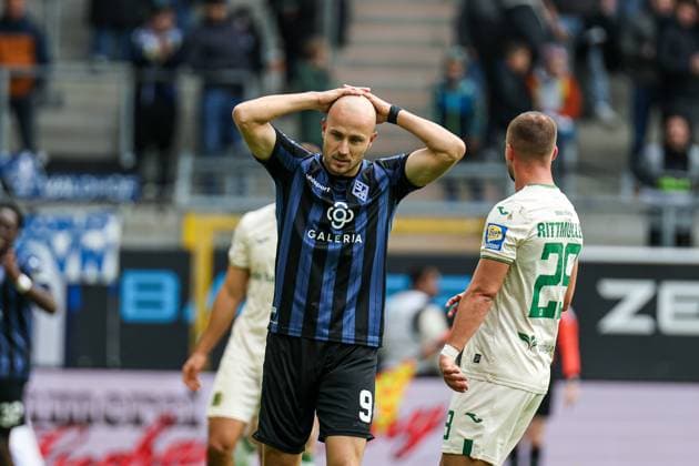 Felix Lohkemper SV Waldhof Mannheim, 9 waited patiently in the center for the pass during SV Waldhof Mannheim 1860 Munich on 25 10 25 at Carl Benz Stadium, Mannheim xamx Photo Alfio Marino Copyright: