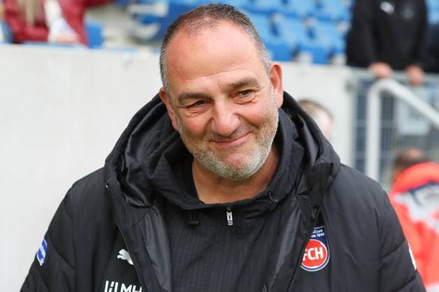 25 10 2025, xtvx, Soccer 1 Bundesliga, TSG 1899 Hoffenheim 1 FC Heidenheim v l Coach Frank Schmidt 1 FC Heidenheim Portrait DFL DFB REGULATIONS PROHIBIT ANY USE OF PHOTOGRAPHS as IMAGE SEQUENCES and or QUASI VIDEO Sinsheim