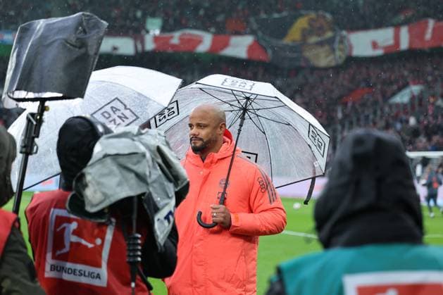 GER, 1 FBL Borussia Moenchengladbach vs FC Bayern Muenchen 25 10 2025, Borussia Park, Moenchengladbach, GER, 1 FBL Borussia Moenchengladbach vs FC Bayern Muenchen , in the picture Vincent Kompany coach Bayern in an interview nordphotoxGmBHx xMeuter nph00351
