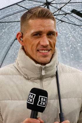 Mönchengladbach, Germany, 25 10 25 Expert Nils Petersen smiles, laughs and looks on during the Bundesliga match between Borussia Mönchengladbach and FC Bayern Munich at the stadium in Borussia Park Mönchengladbach Stadion im Borussia Park North Rhine Westphalia Germany Copyright: xBrauer-Fotoagenturx xAdrianxSchlx