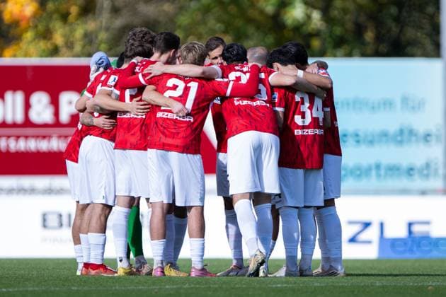 TSG Balingen, the motivational mood, TSG Balingen vs KSV Hessen Kassel, Football, Regionalliga Suedwest, Matchday 14, Season 2025 2026, 25 10 2025, Eibner Pressefoto Andreas Ulmer TSG Balingen vs KSV Hessen Kassel, Football, Regionalliga Suedwest, Matchday 14, Season 2025 2026, 25 10 2025, Balingen Copyright: xEibner-Pressefoto AndreasxUlmerx EP_AUR